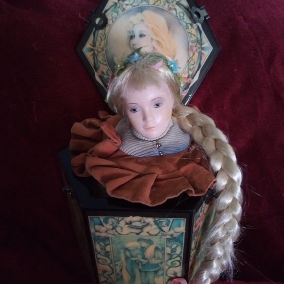 Rapunzel vintage music box - Picture 2 of 2